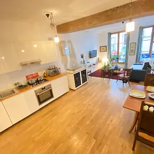 beautiful-appartment-in-the-heart-of.fr-paris.fr/